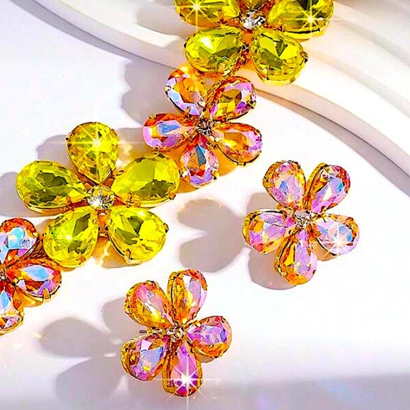 Elegant Austrian Crystal Flower Necklace Earrings Set Multi Color Gold S… - Picture 3 of 4